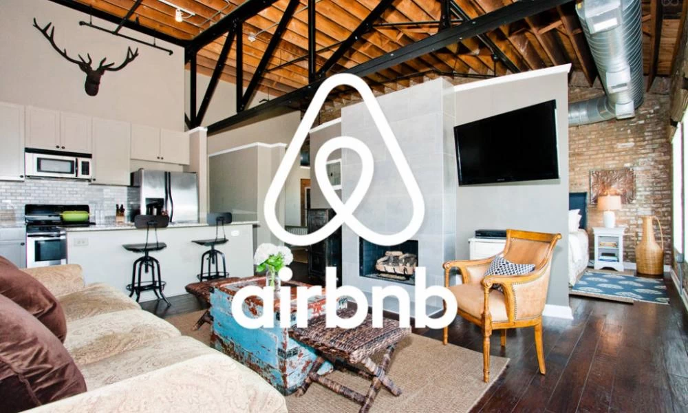 Airbnb: Μετά τη "βουτιά" του 2020 επιστρέφει δυναμικά στο κέντρο της Αθήνας